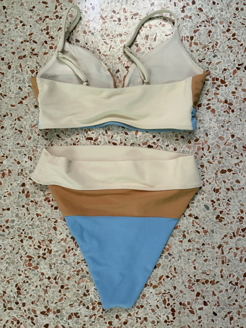 Beach Riot Bikini - Picture 2 of 6